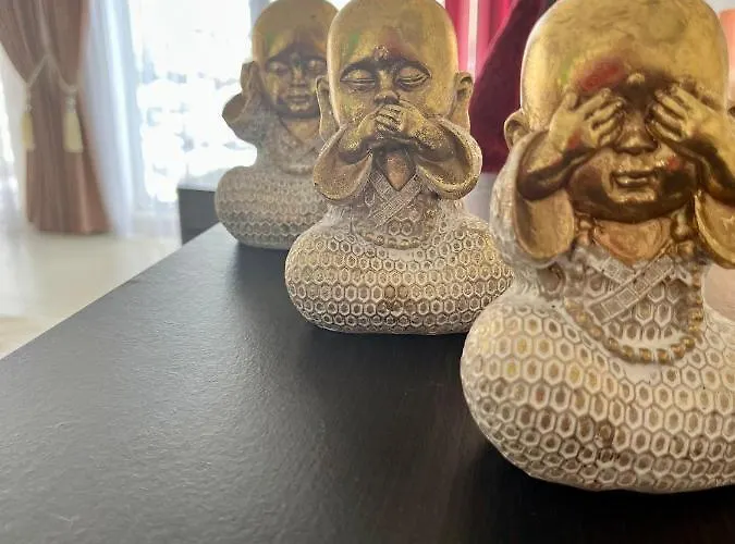 Центр. Студія. Білогірська